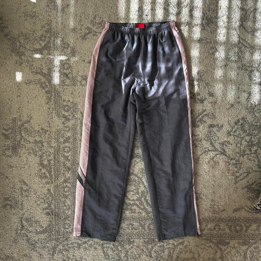 Trackpants